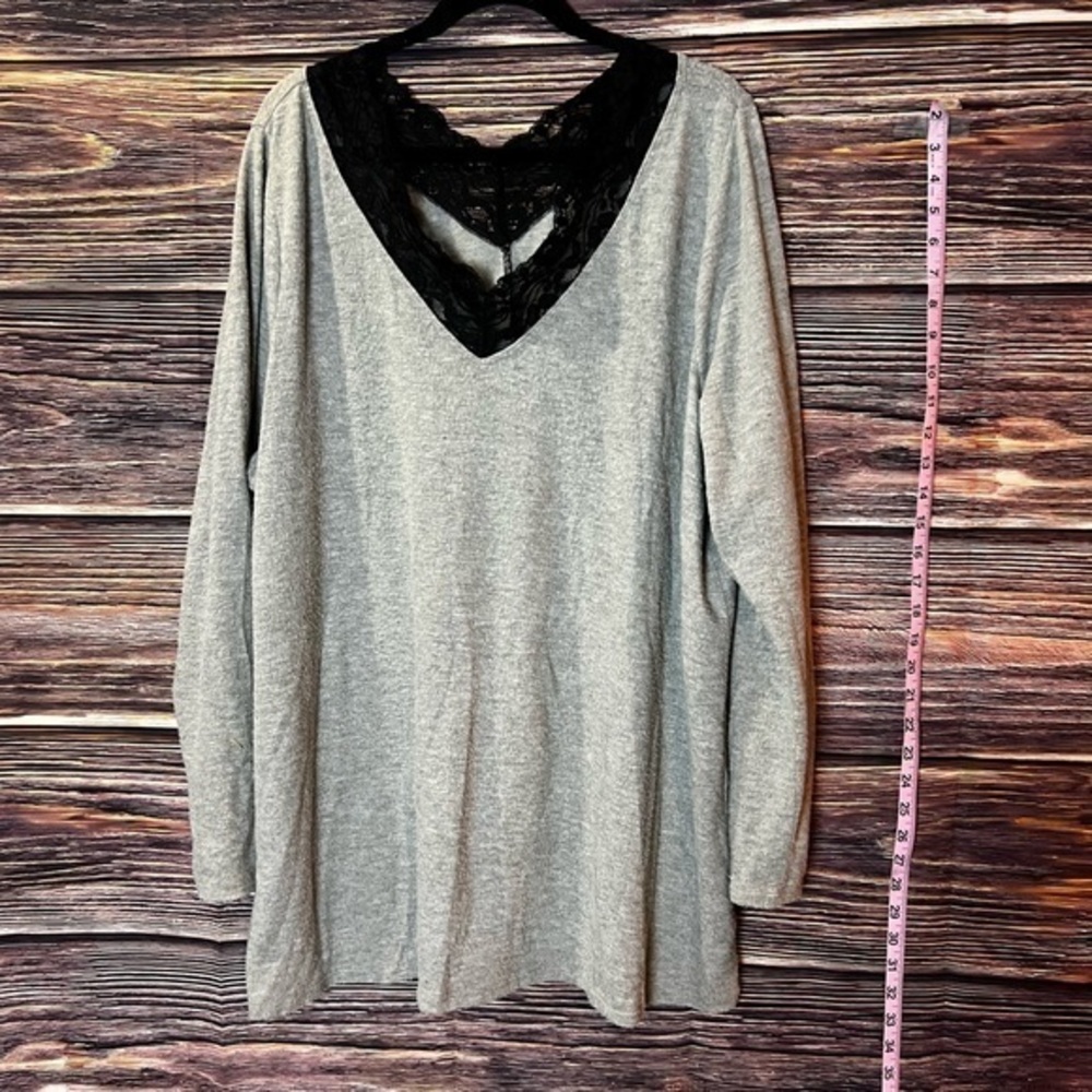 Lane Bryant Plus Size Soft V-neck Front & Back Lace Trimmed Top 22/24